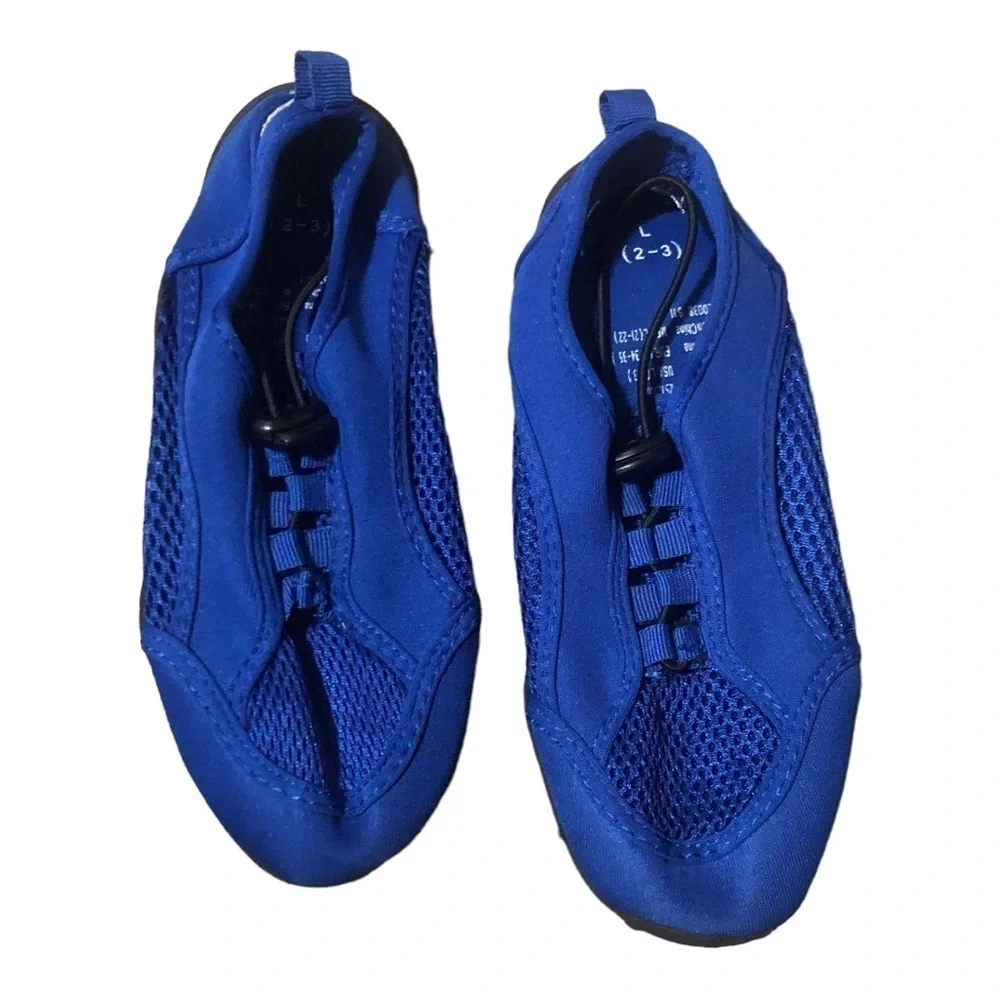 Beautiful Girl flat Bleu  water Shoes Size 2 -3 in Excellent Used Condition